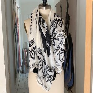 Abercrombie & Fitch scarf